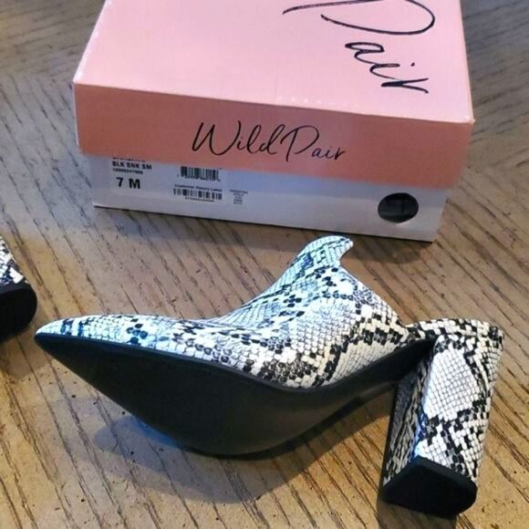 Size 7 black and white snake mules. NWT. - Picture 7 of 7